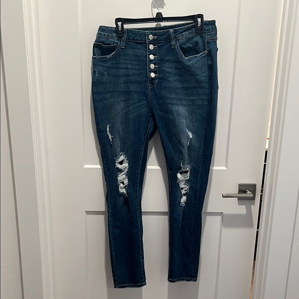 Judy Blue Distressed Button Fly Skinny Fit Jeans. Size 13/31
